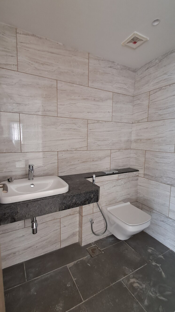 Bathroom, rustomjee-crown 4 Bedroom 2500 Sq.Ft. Apartment In Prabhadevi Mumbai 9749885