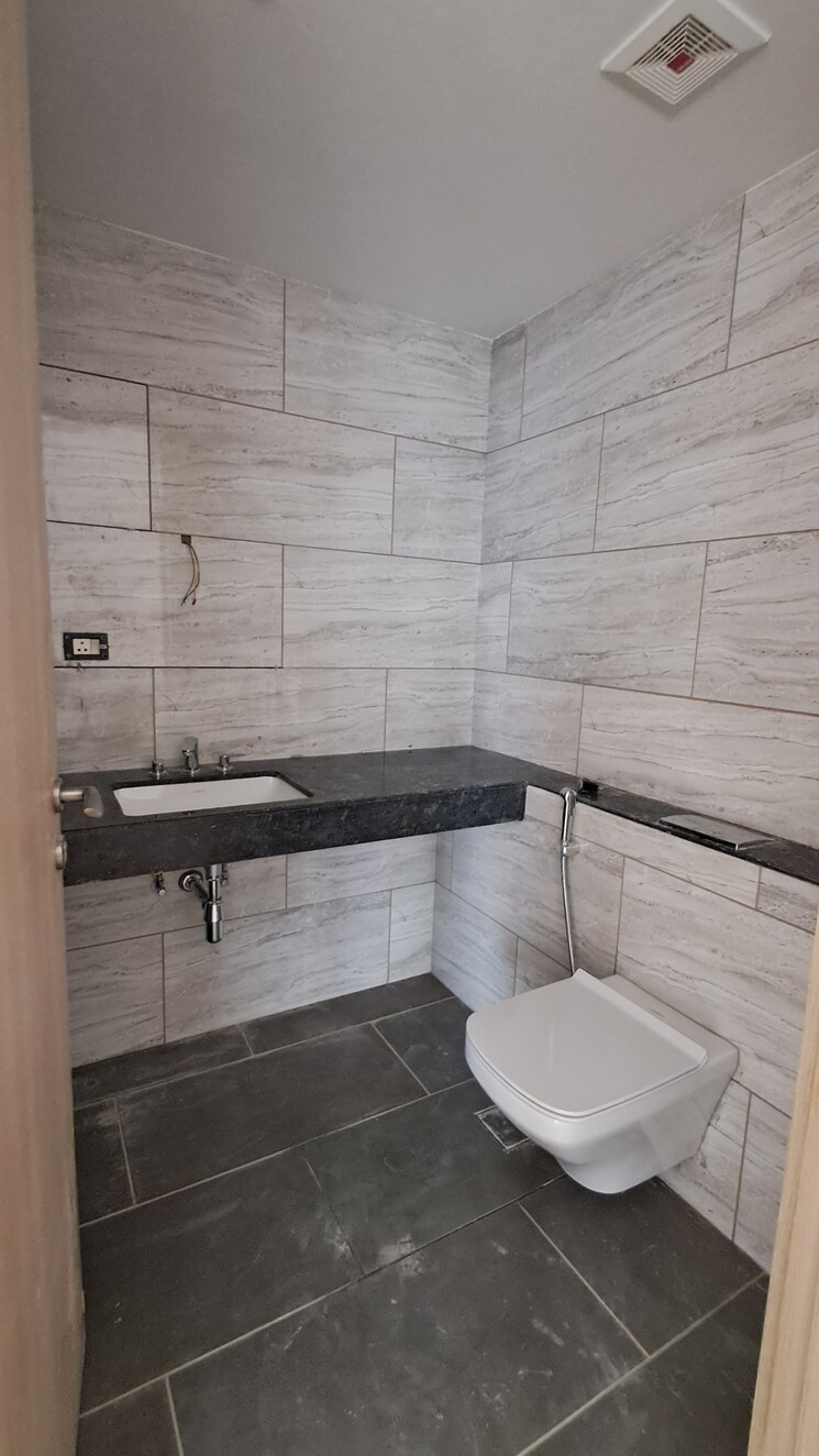 Bathroom, rustomjee-crown 4 Bedroom 2500 Sq.Ft. Apartment In Prabhadevi Mumbai 9749885