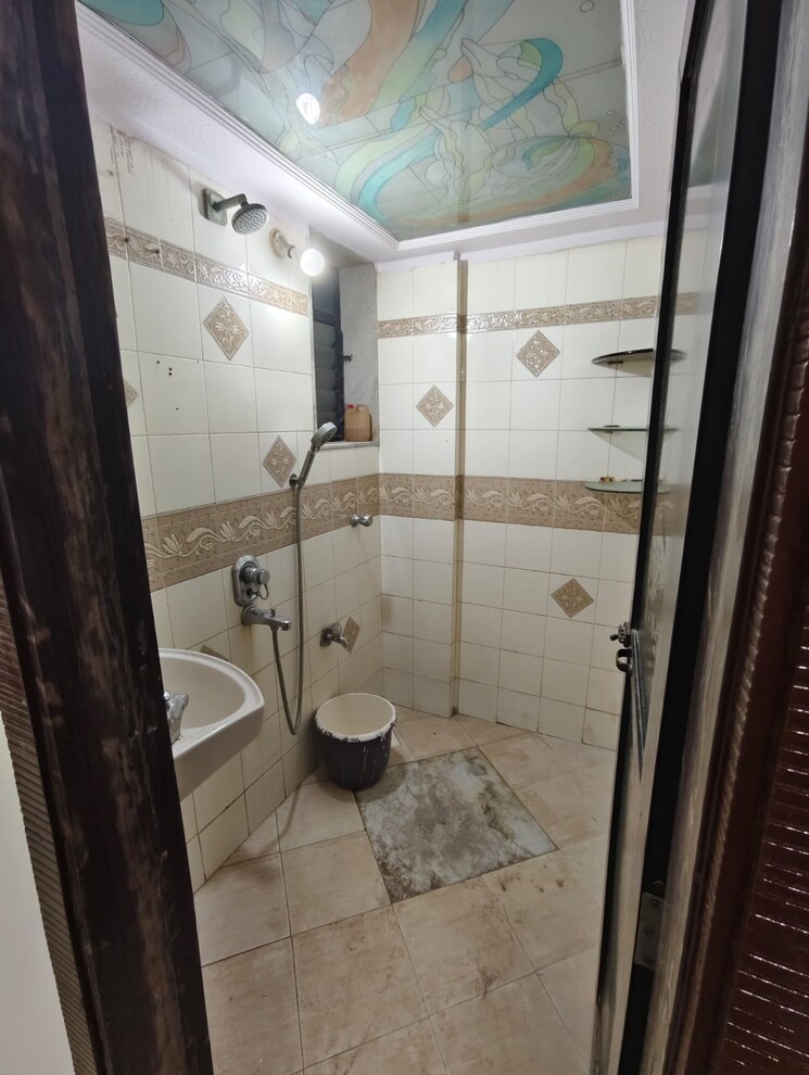 Bathroom, safal-ganga 1 Bedroom 450 Sq.Ft. Apartment In Chembur Mumbai 9749892