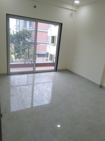 Room in 2 BHK Apartment at Mhalgi Nagar – for Rent