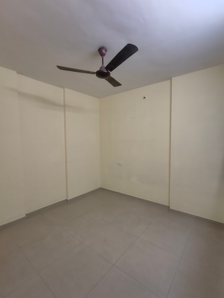 Master Bedroom, dosti-vihar 1.5 Bedroom 524 Sq.Ft. Apartment In Samata Nagar Thane 9749989