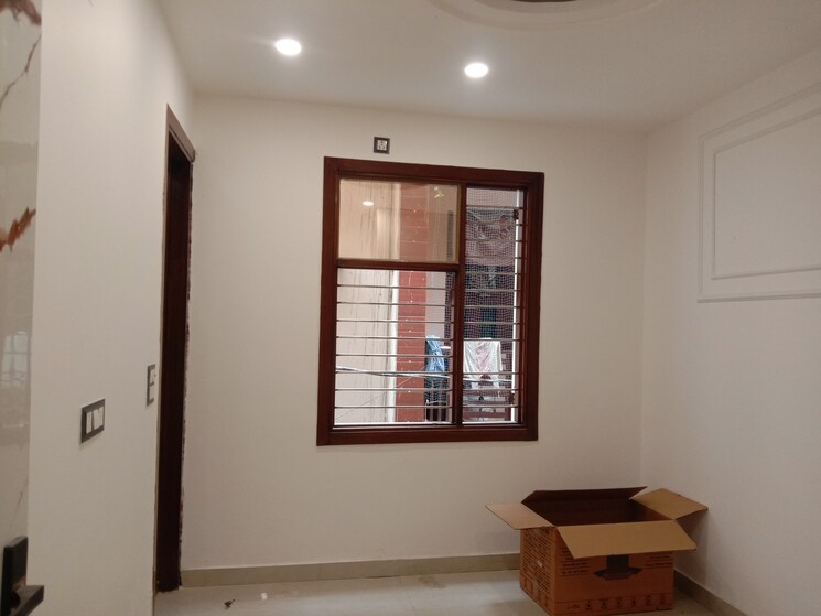 Room, dwarka mor 3 Bedroom 720 Sq.Ft. Builder Floor In Dwarka Mor Delhi 9750021