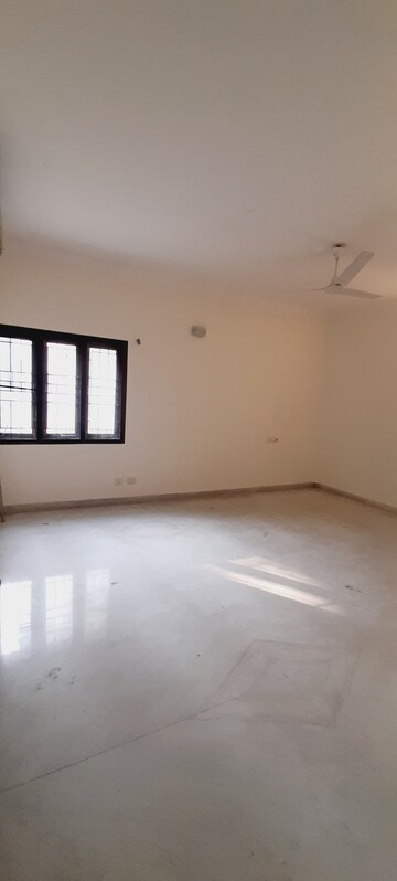 Building Lobby in 4 BHK Apartment at Trendset Sumanjali, Banjara Hills – for Rent