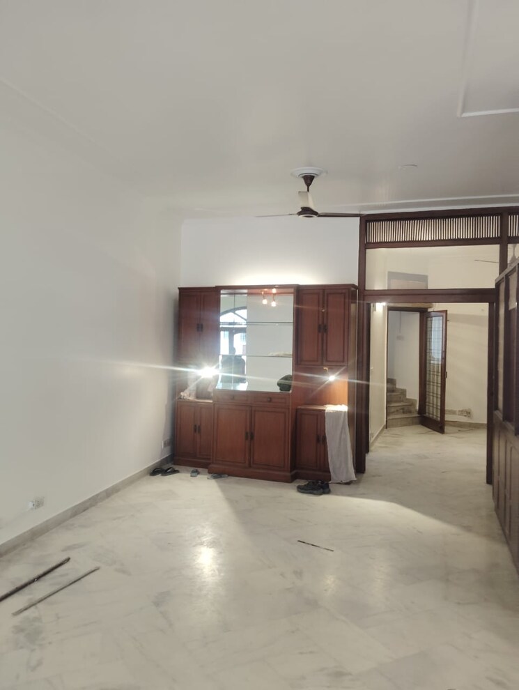 Kitchen, sarvodaya enclave 3 Bedroom 3600 Sq.Ft. Builder Floor In Sarvodaya Enclave Delhi 9750027