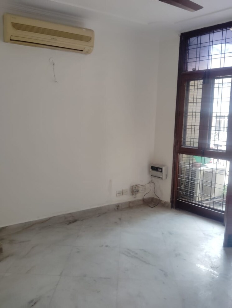 Room, sarvodaya enclave 3 Bedroom 3600 Sq.Ft. Builder Floor In Sarvodaya Enclave Delhi 9750027