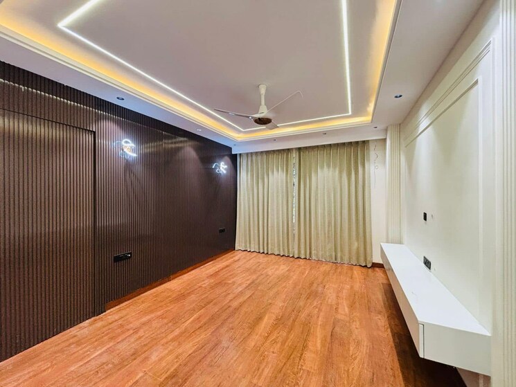 Room, sector 67 4 Bedroom 2700 Sq.Ft. Builder Floor In Sector 67 Gurgaon 9750044