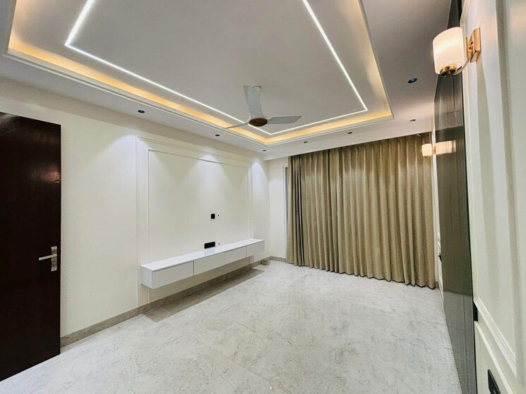 Room, sector 67 4 Bedroom 2700 Sq.Ft. Builder Floor In Sector 67 Gurgaon 9750044