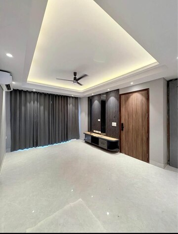 Room in 4 BHK Builder Floor at Ansal API Esencia, Sector 67 – for Sale