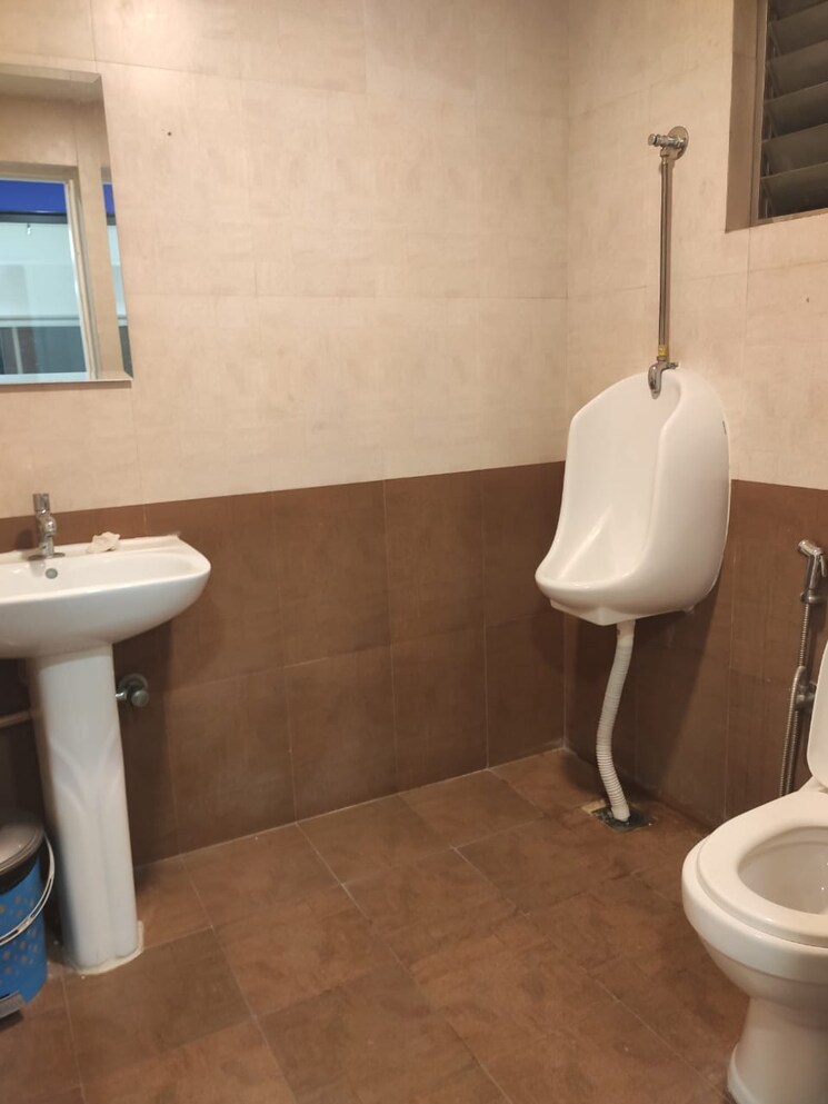 Bathroom, sair-elite Commercial Office Space 2900 Sq.Ft. In Cunningham Road Bangalore 9750075