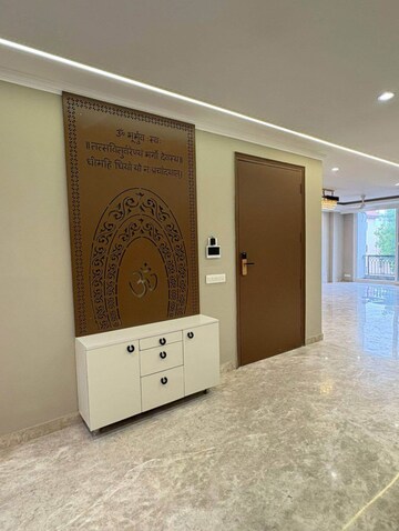 Room in 4 BHK Builder Floor at S S Southend, Sector 49 – for Sale