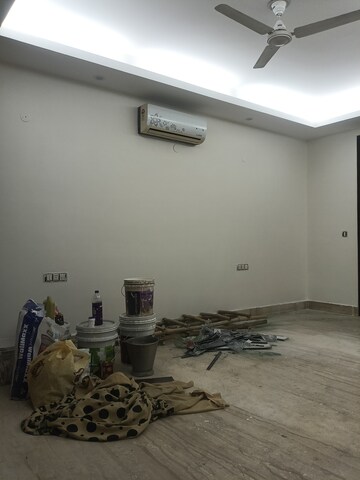 Room in 4 BHK Builder Floor at Greater Kailash I – for Rent