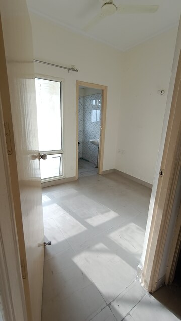 Room in 2 BHK Apartment at Antriksh Golf View, Sector 78 – for Rent