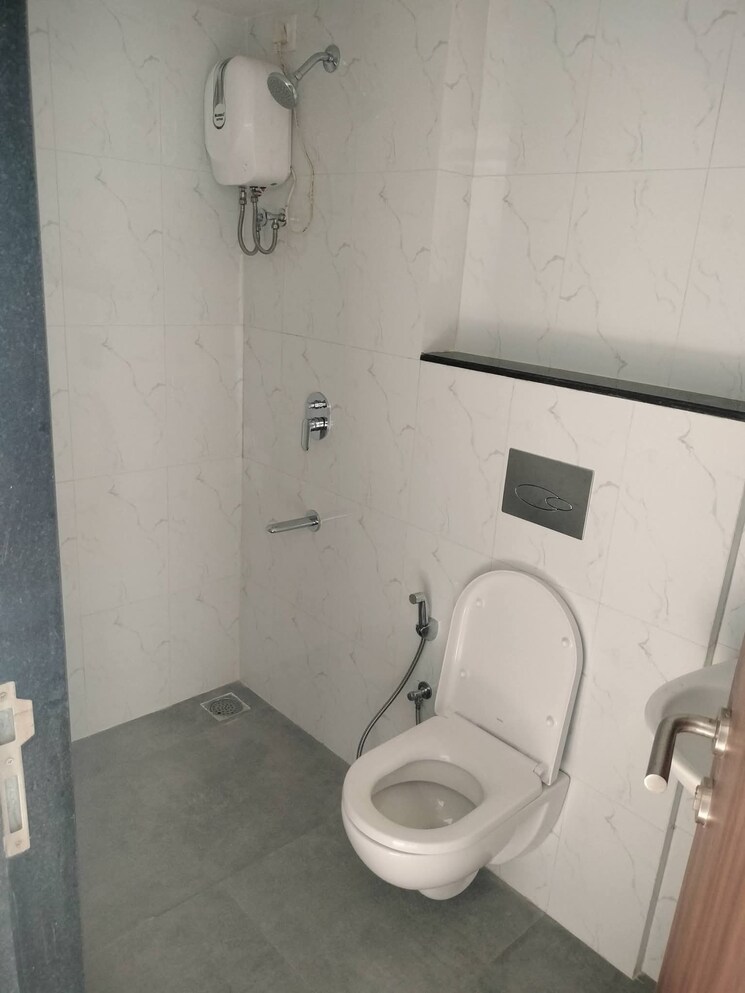 Bathroom, lodha-amara 2 Bedroom 722 Sq.Ft. Apartment In Kolshet Road Thane 9750147
