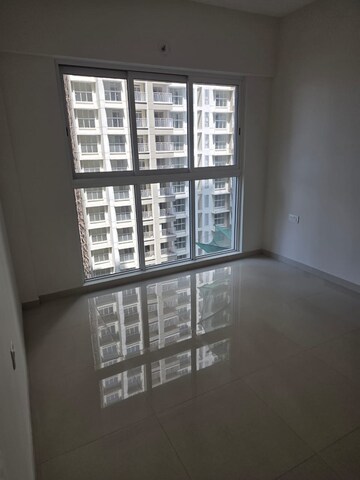 Room in 2 BHK Apartment at Lodha Amara, Kolshet Road – for Sale