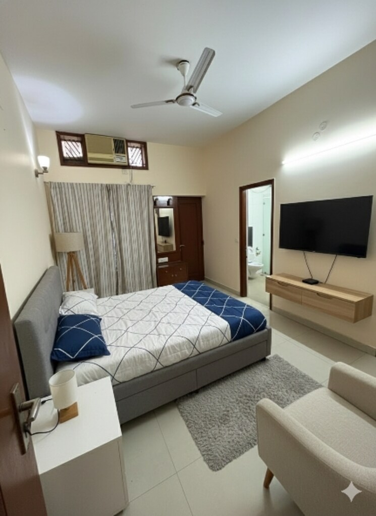 Master Bedroom, kalkaji 3 Bedroom 2000 Sq.Ft. Builder Floor In Kalkaji Delhi 9750151