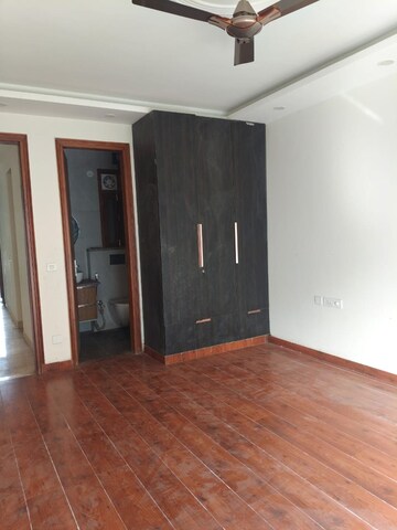 4 BHK Builder Floor For Rent in Sector 52