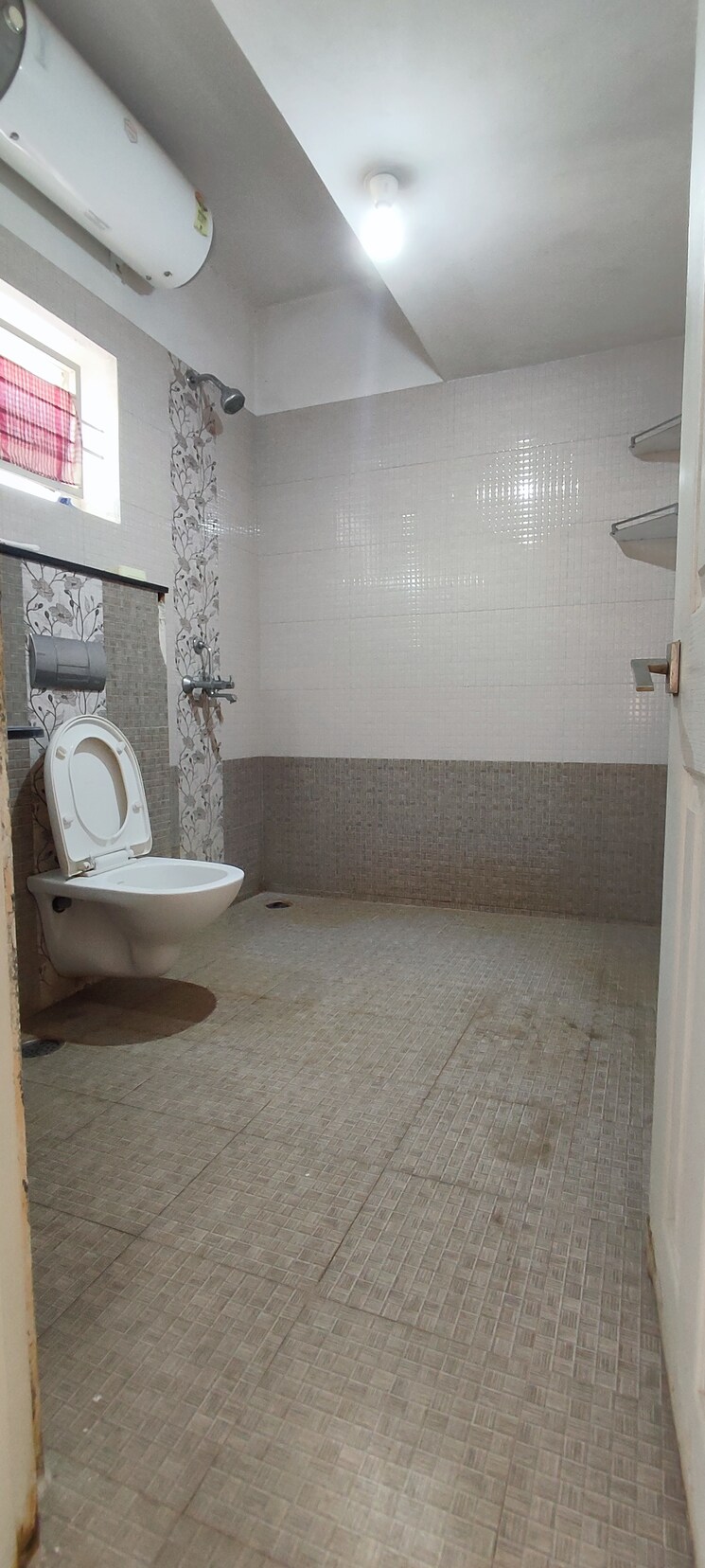 Bathroom, comfort-palace 3 Bedroom 1650 Sq.Ft. Builder Floor In Btm Layout Bangalore 9750260