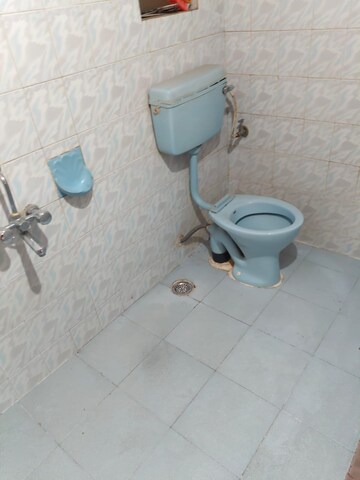 Bathroom in 2.5 BHK Apartment at Suyog Pushpa, Salisbury Park – for Sale