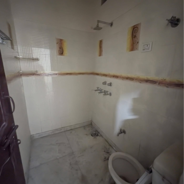 Bathroom in 2 BHK Builder Floor at Sector 23 – for Rent