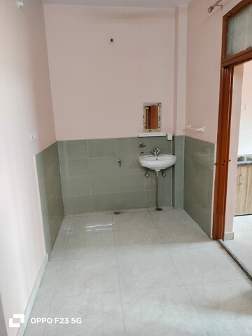 Kitchen in 1 BHK Builder Floor at Gomti Nagar – for Rent