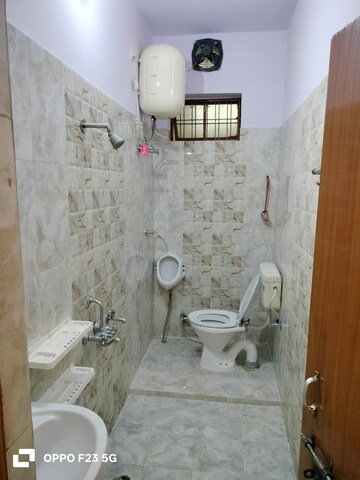 Bathroom in 1 BHK Builder Floor at Gomti Nagar – for Rent