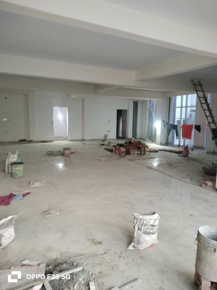  Parking, gomti nagar Commercial Office Space in IT/SEZ 2000 Sq.Ft. In Gomti Nagar Lucknow 9750298