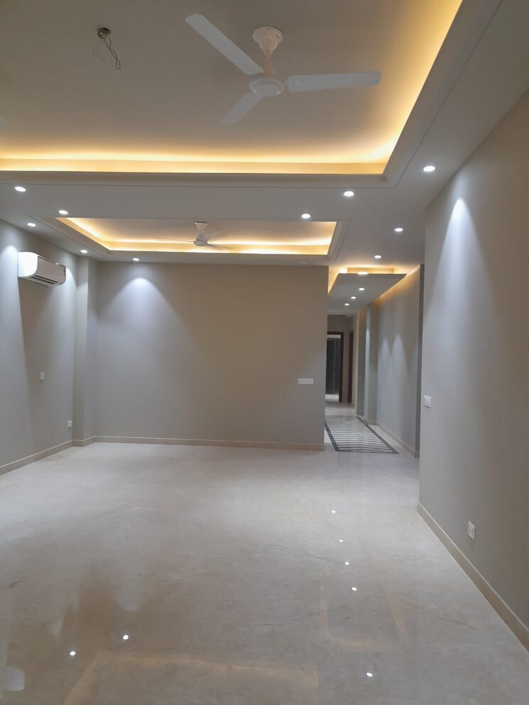 Room, greater kailash ii 4 Bedroom 4500 Sq.Ft. Apartment In Greater Kailash ii Delhi 9750316