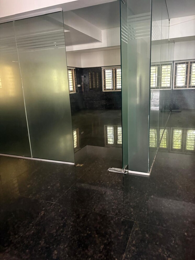  Parking, vyalikaval Commercial Office Space 1450 Sq.Ft. In Vyalikaval Bangalore 9750350