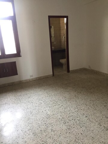 Room in 2 BHK Apartment at Ireo City IF, Sector 60 – for Sale