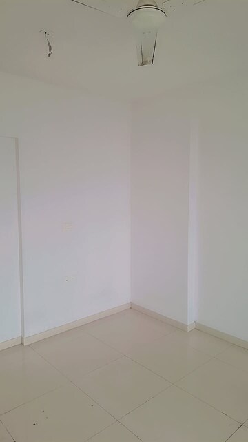 Room in 2 BHK Apartment at Dynamic Crest, Shilphata – for Rent