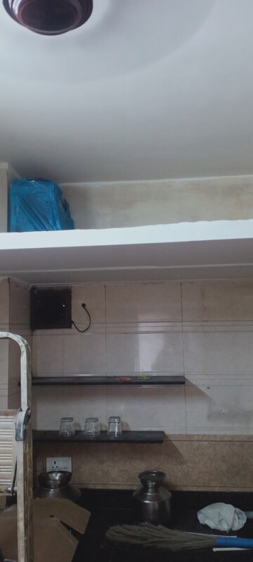 Furnished Amenities in 1 RK Apartment at Bindra Complex, Andheri East – for Rent