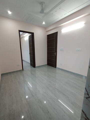 Room in 1 BHK Builder Floor at Chattarpur – for Rent