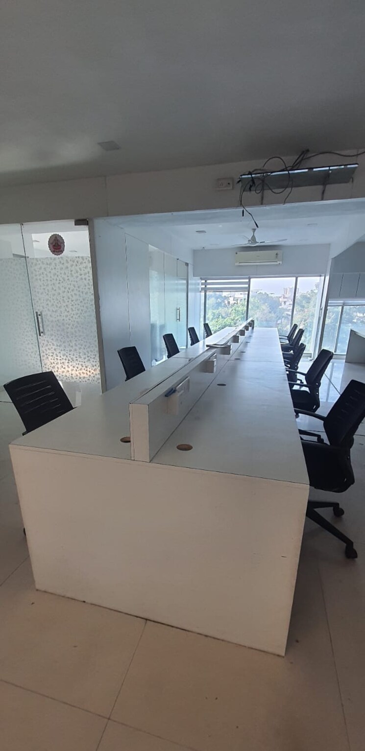 Team Area, adajan Commercial Office Space 2100 Sq.Ft. In Adajan Surat 9750429