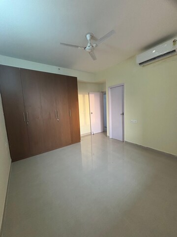 Room in 3 BHK Apartment at SARE Petioles, Sector 92 – for Rent