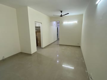 Room in 3.5 BHK Apartment at Emaar Emerald Estate, Sector 65 – for Rent
