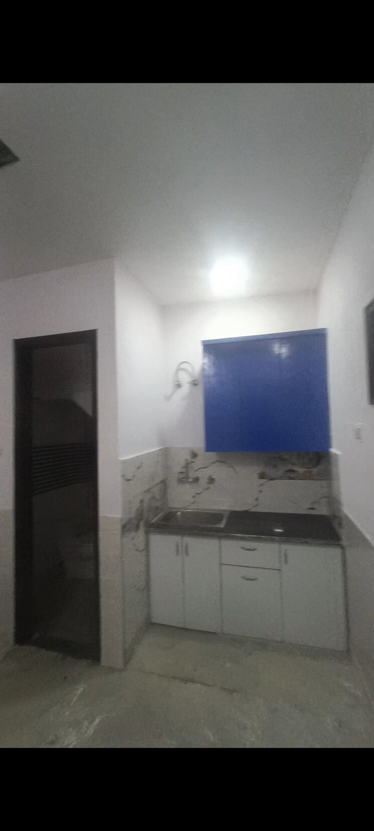 undefined, rohini sector 24 3 Bedroom 700 Sq.Ft. Builder Floor In Rohini Sector 24 Delhi 9750499