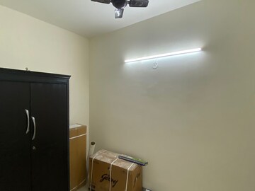 Furnished Amenities in 3.5 BHK Apartment at Emaar Emerald Estate, Sector 65 – for Rent