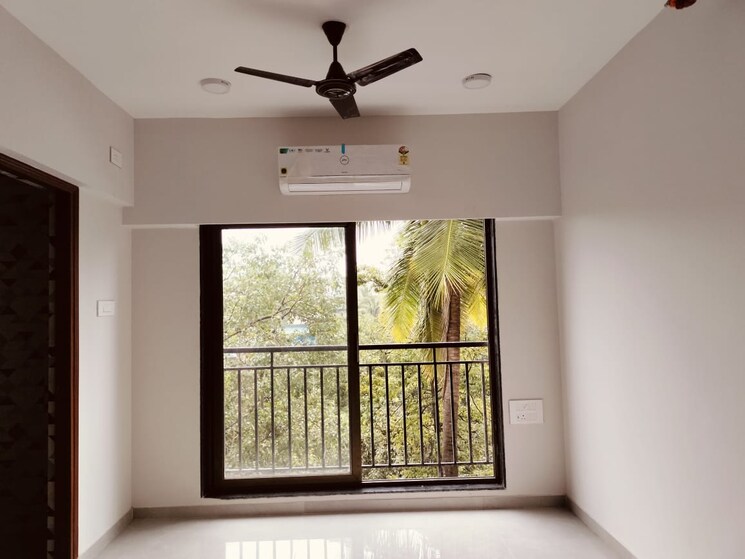 Room, roha-vatika 1 RK 260 Sq.Ft. Apartment In Kurla East Mumbai 9750501