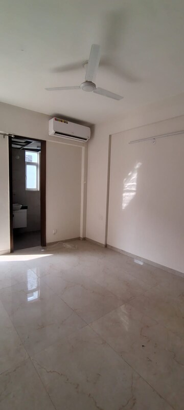 Room in 2.5 BHK Builder Floor at Smart World Gems, Sector 89 – for Sale