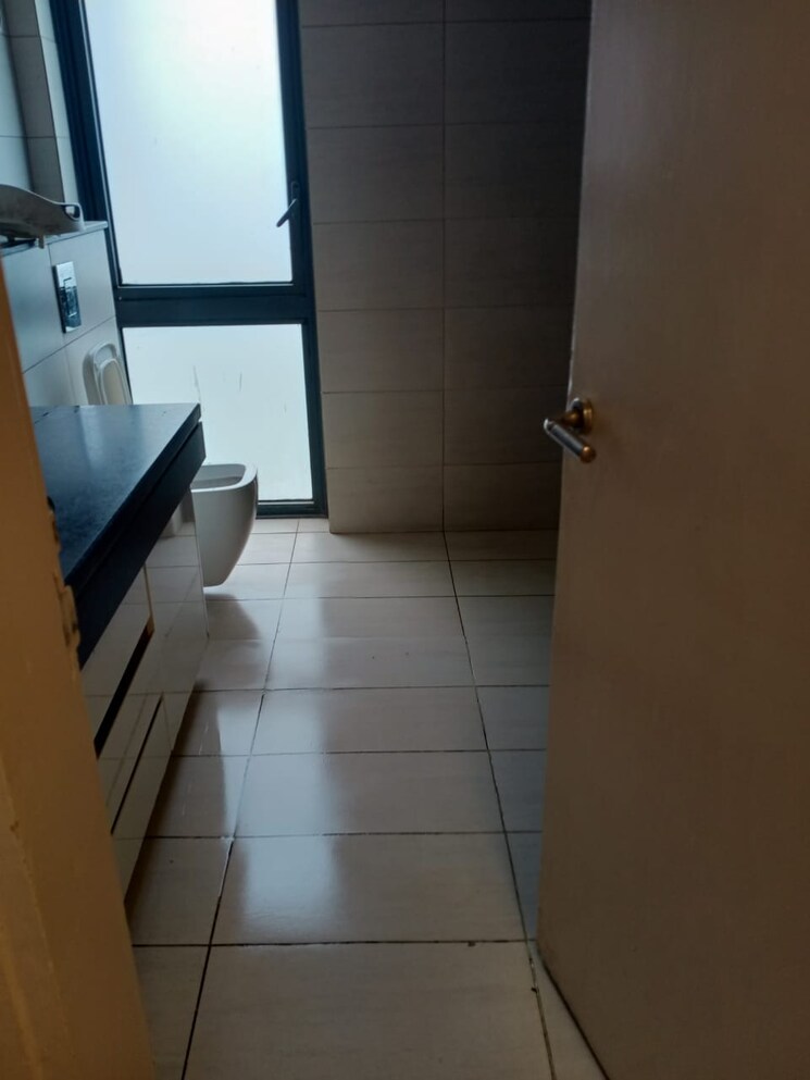 Bathroom, ireo-the-grand-arch 3 Bedroom 2164 Sq.Ft. Apartment In Sector 58 Gurgaon 9746892