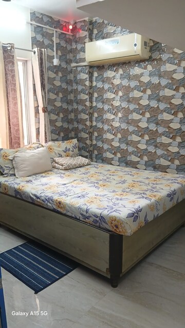 Bedroom in 1 BHK Apartment at Yash Laxman Niwas, Malad West – for Rent