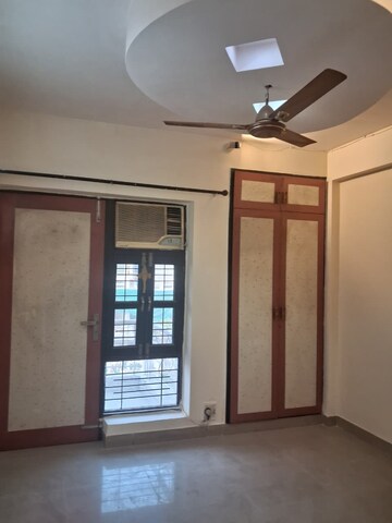 Room in 2 BHK Builder Floor at SS Mayfield Gardens, Sector 51 – for Rent