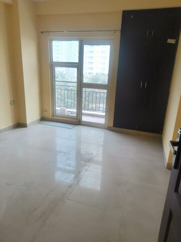 Room in 2 BHK Apartment at Aims Golf Avenue II, Sector 75 – for Rent