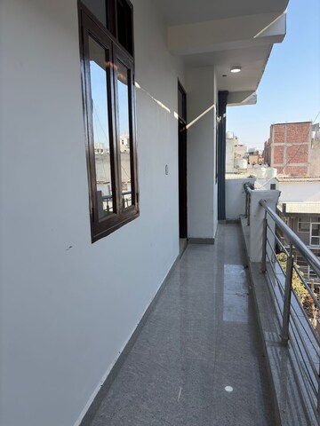 Building Lobby in 1 BHK Builder Floor at Saket – for Rent