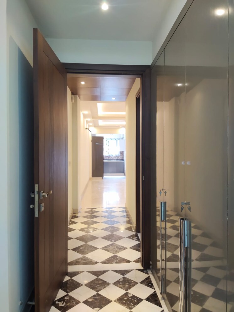 undefined, east of kailash 3 Bedroom 1200 Sq.Ft. Builder Floor In East Of Kailash Delhi 9750698