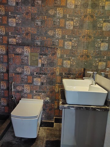 Master Bedroom in 3 BHK Builder Floor at East Of Kailash – for Sale