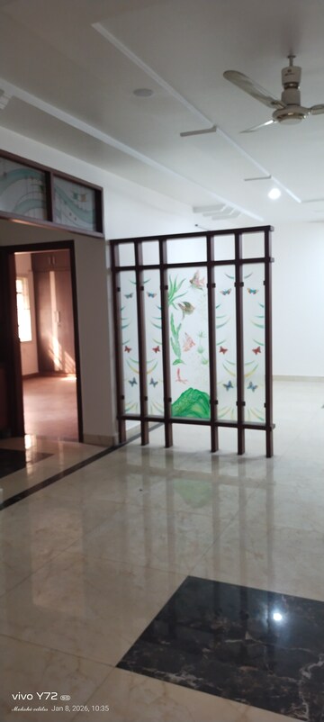 Room in 3 BHK Apartment at Aparanji Estate, Madhapur – for Rent