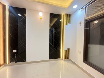 Furnished Amenities in 2 BHK Builder Floor at Saket – for Rent