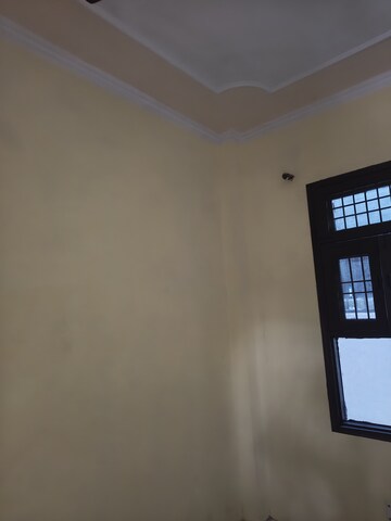 Room in 6 BHK Independent House at Beta Ii Greater Noida – for Sale