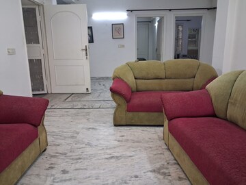 Living Room in 3 BHK Builder Floor at Unitech South City II, Sector 50 – for Rent